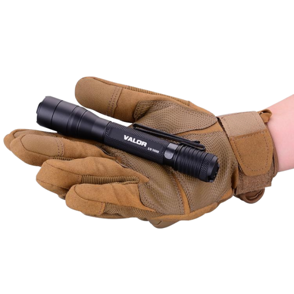 VALOR - 800 LUMEN AA BATTERY EDC FLASHLIGHT - Image 3